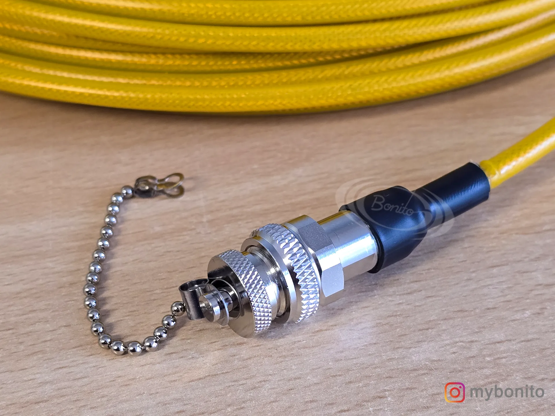 Schutzkappe an Potaflex 6 Koaxkabel