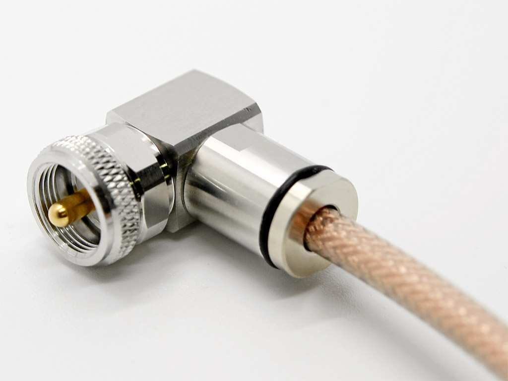 PL-Winkelstecker_crystal UHF / PL Winkelstecker für 7mm Ultraflex 7 Crystal