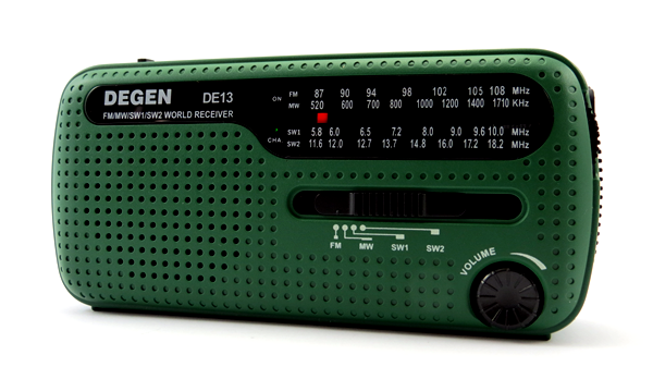 DegenDE13_front Degen Kurbelradio DE13 Dynamo / Solar-Notfallradio